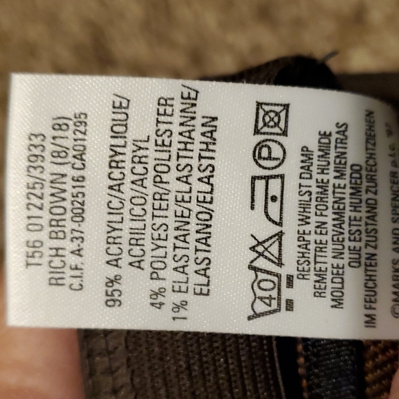 St. Michael Marks and Spencer skirt - Picture 3 of 4